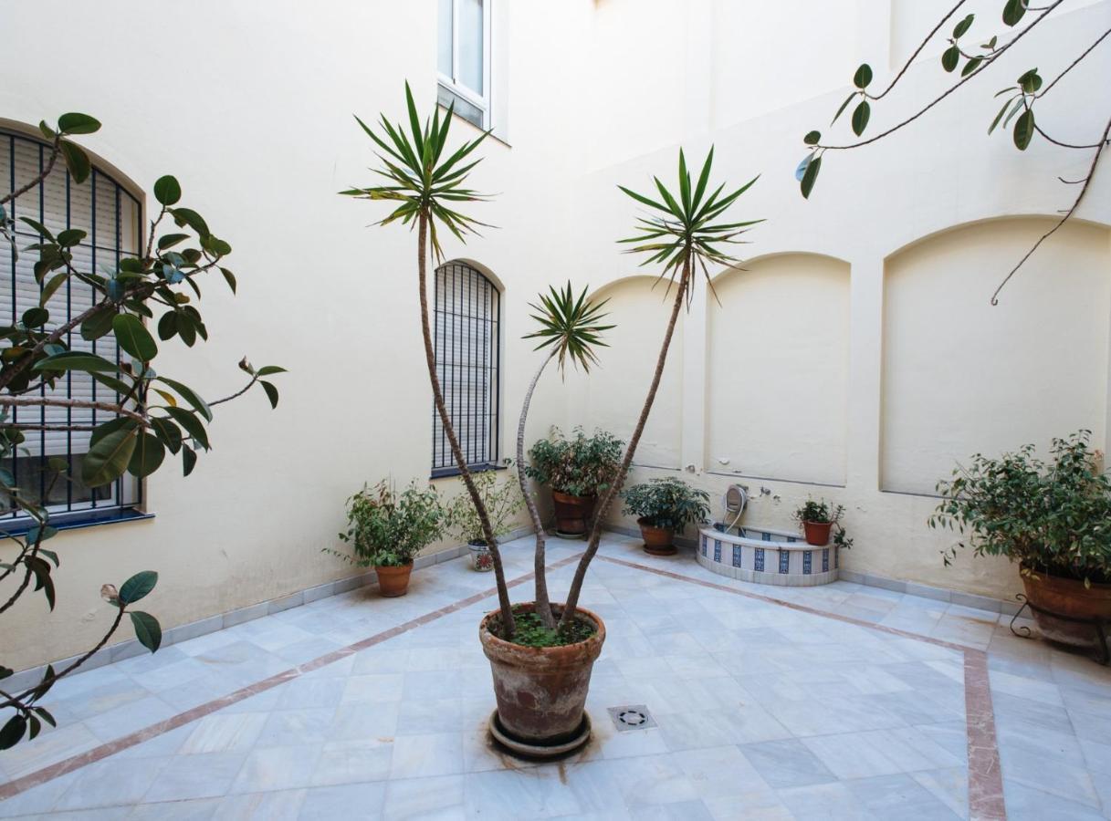 Magno Apartments Siete Revueltas Seville Exterior photo